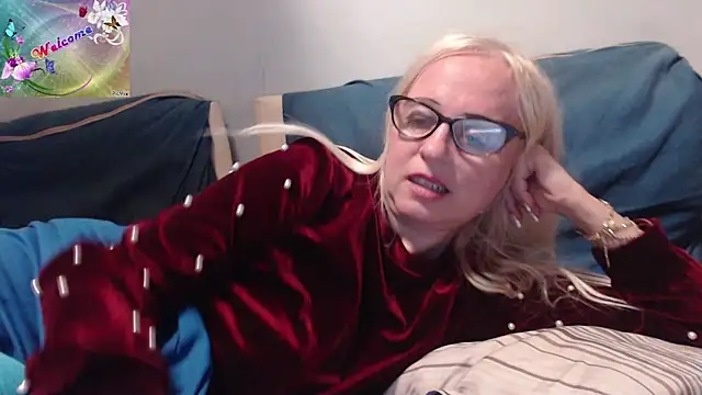 Snapshot of martachatte chatting on October 11, 2025, 7:48 pm martachatte online show from October 11, 2025, 7:48 pm