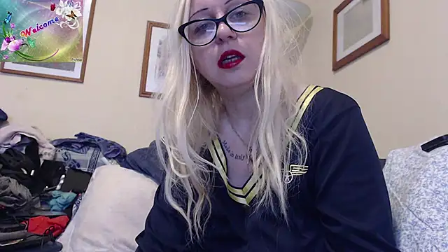 martachatte online show from October 26, 2025, 8:26 am