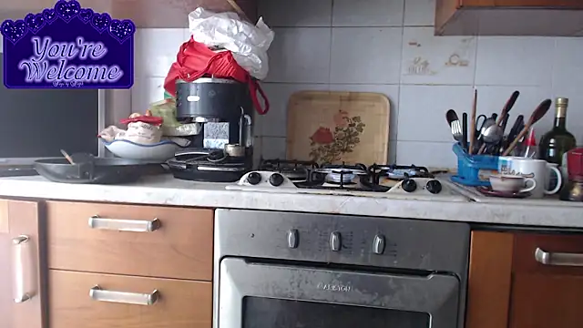 martachatte online show from March 9, 2026, 9:02 am