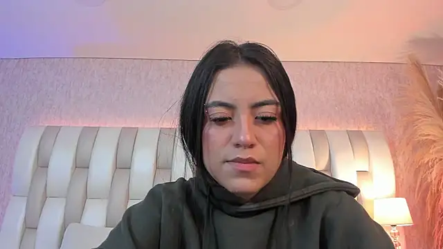 Snapshot of Rebeca_jones chatting on April 24, 2026, 12:29 pm Rebeca jones online show from April 24, 2026, 12:29 pm