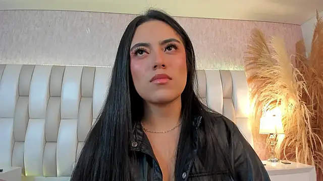 Snapshot of Rebeca_jones chatting on June 3, 2026, 12:28 pm Rebeca jones online show from June 3, 2026, 12:28 pm