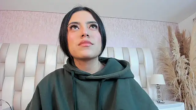 Rebeca jones online show from February 3, 2026, 12:10 pm