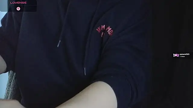 Mia G0ld online show from April 18, 2026, 7:07 pm