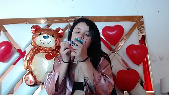 nathaly low1 online show from February 17, 2026, 12:57 pm