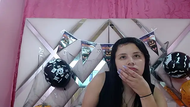 Snapshot of nathaly_low1 chatting on October 10, 2025, 2:56 am nathaly low1 online show from October 10, 2025, 2:56 am