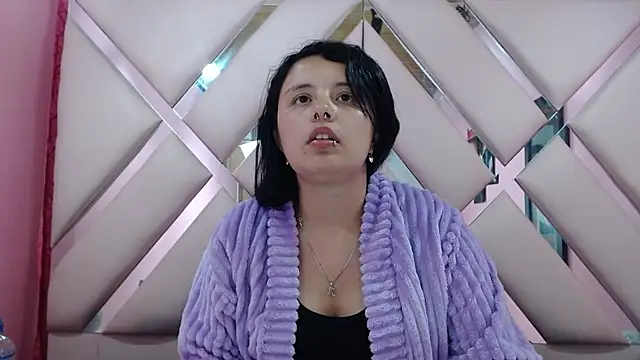 Snapshot of nathaly_low1 chatting on November 20, 2025, 3:18 am nathaly low1 online show from November 20, 2025, 3:18 am