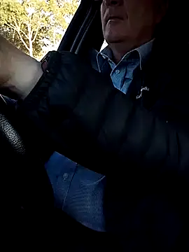 stiffandlubedxh online show from February 2, 2026, 8:19 pm