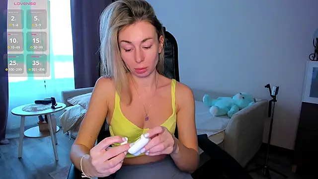 DannaEvan online show from March 22, 2026, 3:21 am