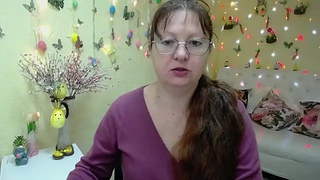 VanessaHotts online show from April 10, 2026, 5:03 am