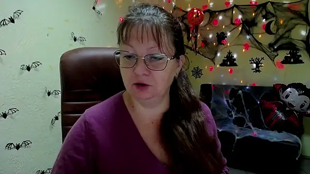 VanessaHotts online show from October 25, 2025, 5:06 am