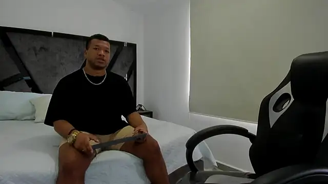 AnnieAndStefan online show from November 25, 2025, 2:39 pm