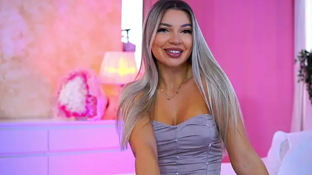 ArtTeasee online show from October 3, 2025, 8:38 am