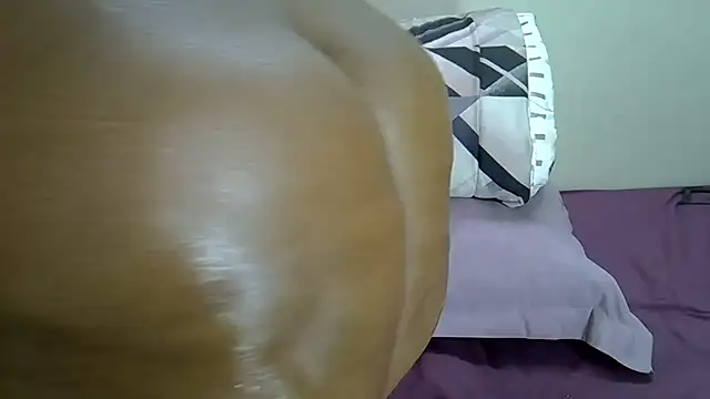 AddictiveAssCurves online show from November 10, 2025, 12:10 pm