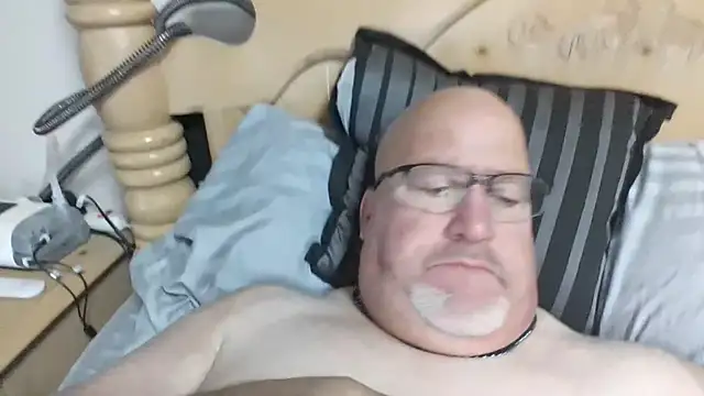 Bigbear0563 online show from October 28, 2025, 3:33 pm