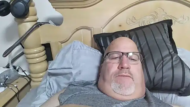 Bigbear0563 online show from November 14, 2025, 5:33 am