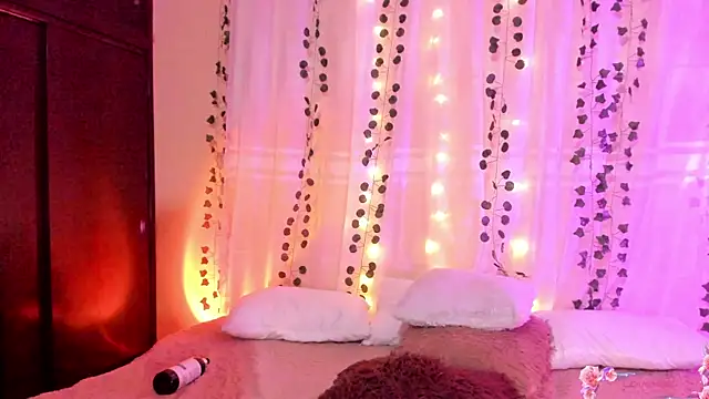 Mey moon online show from December 7, 2024, 12:14 am