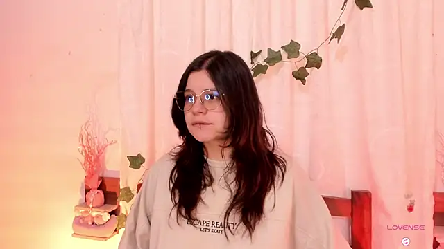 Mey moon online show from February 15, 2025, 8:23 pm