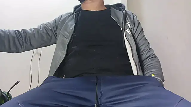 Snapshot of draculaa1 chatting on November 18, 2025, 9:56 am draculaa1 online show from November 18, 2025, 9:56 am