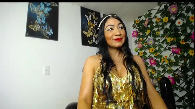 luzcastillo07 online show from March 7, 2026, 7:15 am