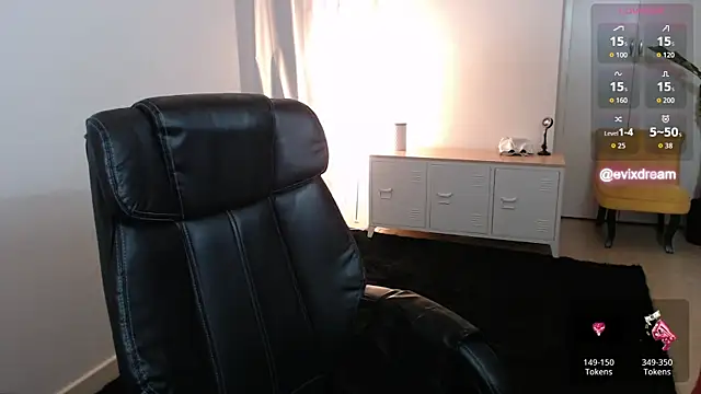 Crystal-dreamt online show from April 8, 2026, 11:33 am