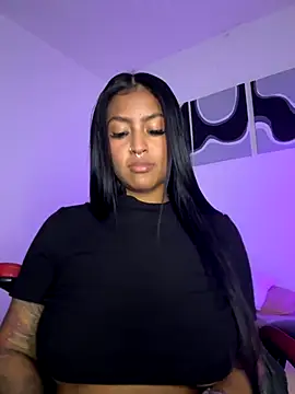 Snapshot of meganjames1 chatting on October 15, 2025, 12:09 am meganjames1 online show from October 15, 2025, 12:09 am