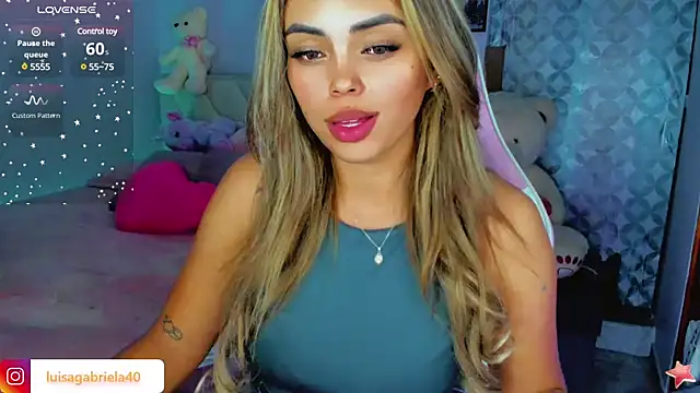 Snapshot of Gabby_prieto chatting on December 10, 2024, 10:37 pm Gabby prieto online show from December 10, 2024, 10:37 pm