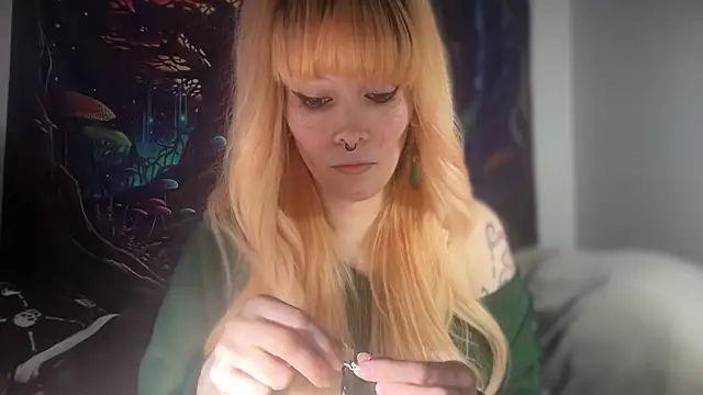 Snapshot of FRRANNKIE chatting on March 1, 2026, 8:31 pm FRRANNKIE online show from March 1, 2026, 8:31 pm