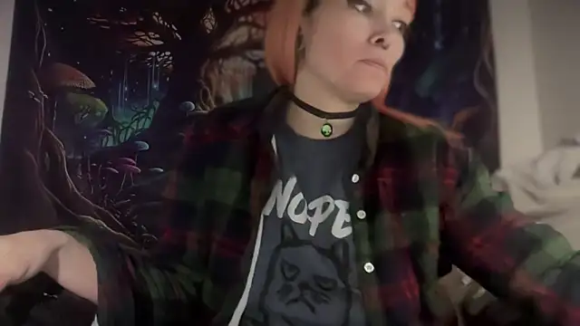 Snapshot of FRRANNKIE chatting on December 20, 2025, 1:58 pm FRRANNKIE online show from December 20, 2025, 1:58 pm