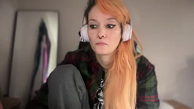 Snapshot of FRRANNKIE chatting on February 22, 2026, 1:02 pm FRRANNKIE online show from February 22, 2026, 1:02 pm