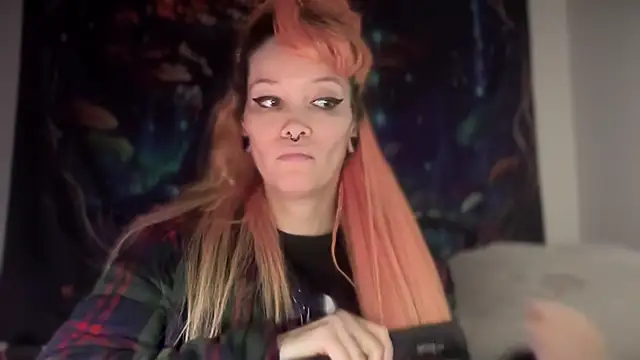 Snapshot of FRRANNKIE chatting on January 12, 2026, 12:56 pm FRRANNKIE online show from January 12, 2026, 12:56 pm