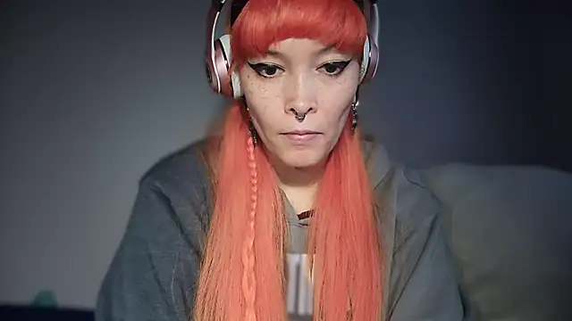 Snapshot of FRRANNKIE chatting on October 27, 2025, 5:14 pm FRRANNKIE online show from October 27, 2025, 5:14 pm