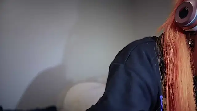 Snapshot of FRRANNKIE chatting on November 7, 2025, 9:19 pm FRRANNKIE online show from November 7, 2025, 9:19 pm