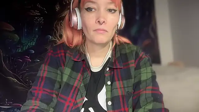 Snapshot of FRRANNKIE chatting on December 16, 2025, 12:20 pm FRRANNKIE online show from December 16, 2025, 12:20 pm