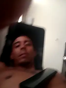 Snapshot of Williamjamess95 chatting on January 1, 2025, 10:35 pm Williamjamess95 online show from January 1, 2025, 10:35 pm