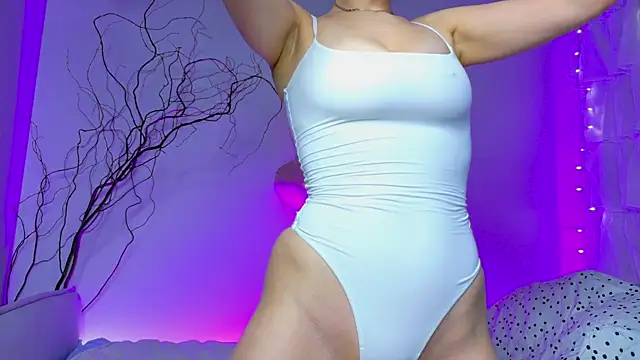 lina stones online show from April 18, 2026, 2:30 pm