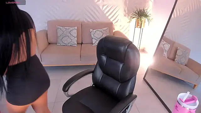 Snapshot of MileyCruz_ chatting on March 15, 2025, 7:27 pm MileyCruz online show from March 15, 2025, 7:27 pm