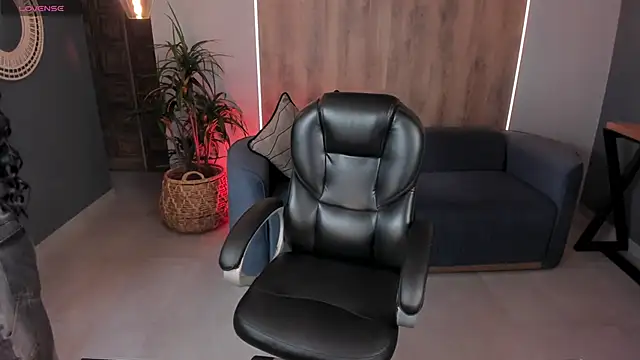 Snapshot of MileyCruz_ chatting on September 13, 2025, 7:36 pm MileyCruz online show from September 13, 2025, 7:36 pm