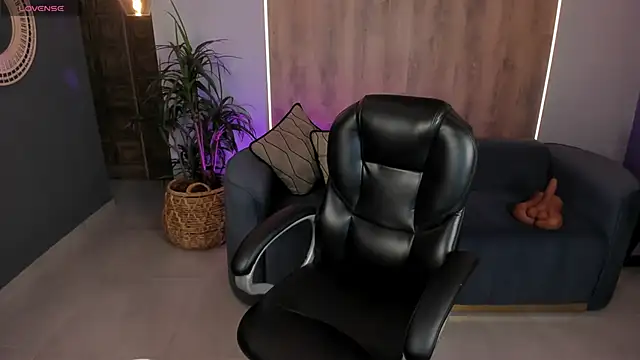 Snapshot of MileyCruz_ chatting on September 11, 2025, 11:38 pm MileyCruz online show from September 11, 2025, 11:38 pm