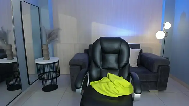 Snapshot of DannaCruz chatting on January 12, 2026, 7:42 pm DannaCruz online show from January 12, 2026, 7:42 pm