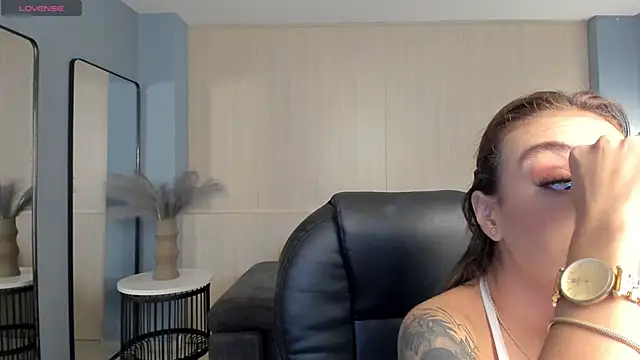 Snapshot of DannaCruz chatting on September 28, 2025, 10:55 am DannaCruz online show from September 28, 2025, 10:55 am