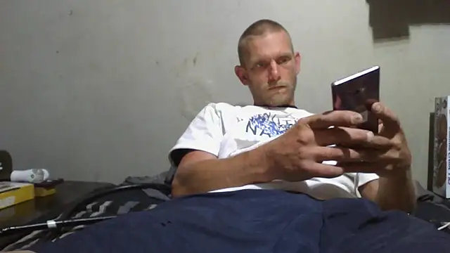 Snapshot of daddytim0 chatting on April 12, 2026, 6:22 pm daddytim0 online show from April 12, 2026, 6:22 pm