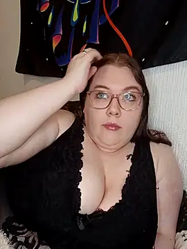 Sexycurvyemilyy online show from March 24, 2026, 10:10 pm