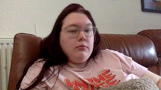 Snapshot of Sexycurvyemilyy chatting on September 10, 2025, 1:10 pm Sexycurvyemilyy online show from September 10, 2025, 1:10 pm