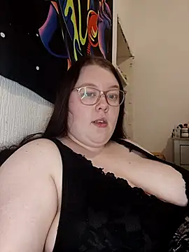 Snapshot of Sexycurvyemilyy chatting on February 25, 2026, 8:52 pm Sexycurvyemilyy online show from February 25, 2026, 8:52 pm