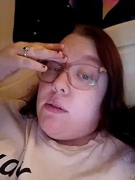 Snapshot of Sexycurvyemilyy chatting on November 25, 2025, 10:32 pm Sexycurvyemilyy online show from November 25, 2025, 10:32 pm