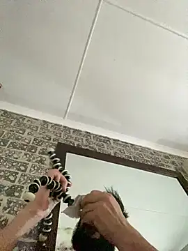 Snapshot of Dieselxxx09 chatting on February 19, 2025, 5:05 am Dieselxxx09 online show from February 19, 2025, 5:05 am