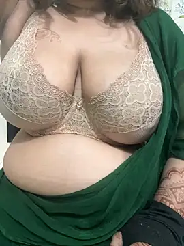 Sexybomb33 online show from February 8, 2026, 10:18 pm