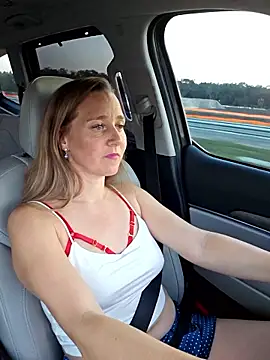 SkyelarSommer online show from January 10, 2026, 10:38 pm