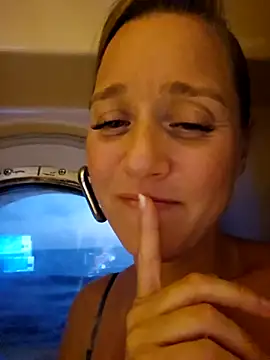 SkyelarSommer online show from February 27, 2026, 11:37 pm