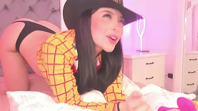 Victoria Watsson online show from February 8, 2025, 7:05 pm